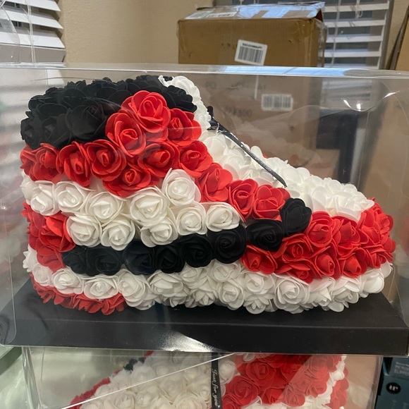 Gifts for Men Him Her, Great ideds ,Fake Rose Shoe.Box,Boyfriend, Men, Husband, - Picture 3 of 12